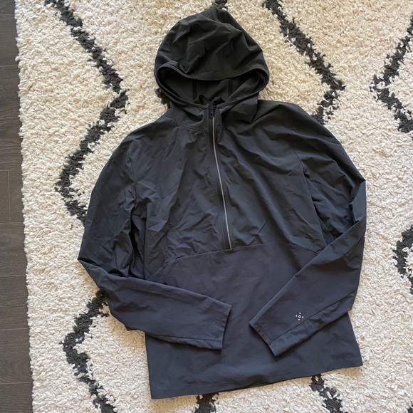 Lululemon fuel the track 1/2 zip size M - Picture 2 of 6